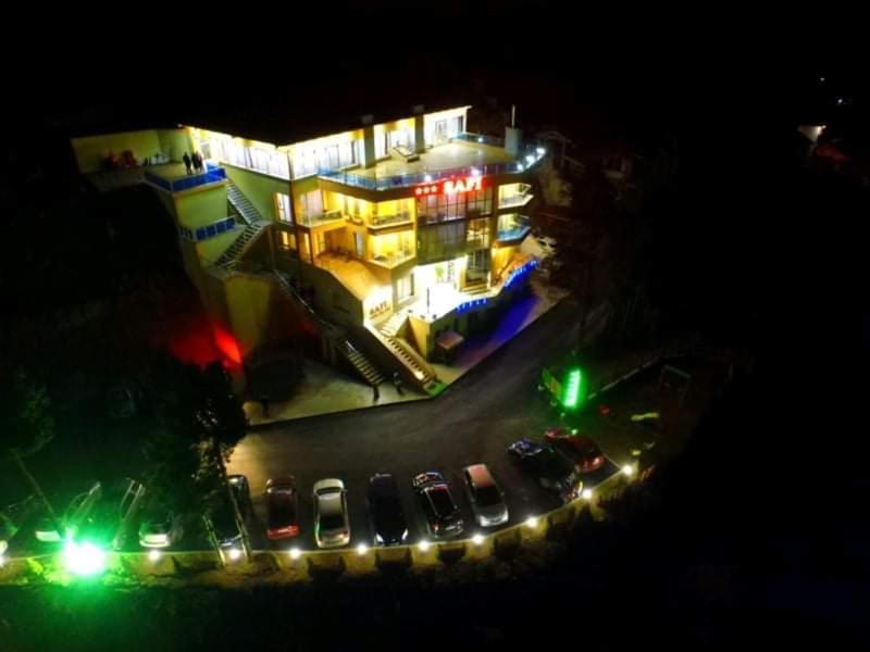Safi Hotel Dospat Exterior photo