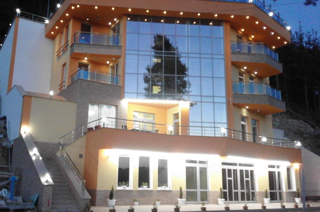 Safi Hotel Dospat Exterior photo